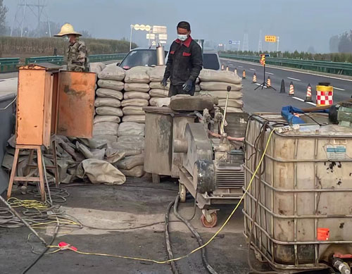 阿瓦提高速路病害处理