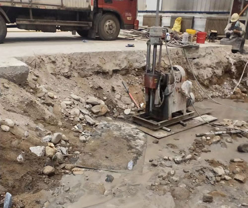 阿瓦提公路下沉压浆